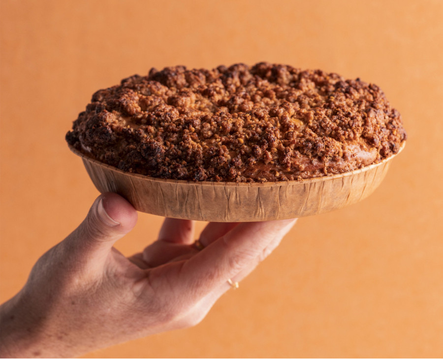 Apple & Damson Plum Streusel — Alsace dessert | Maison Alsacienne de Biscuiterie